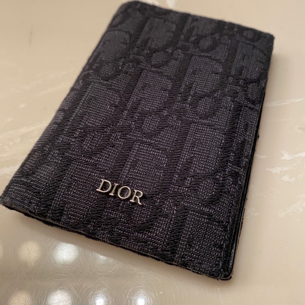 Dior wallet in good condition